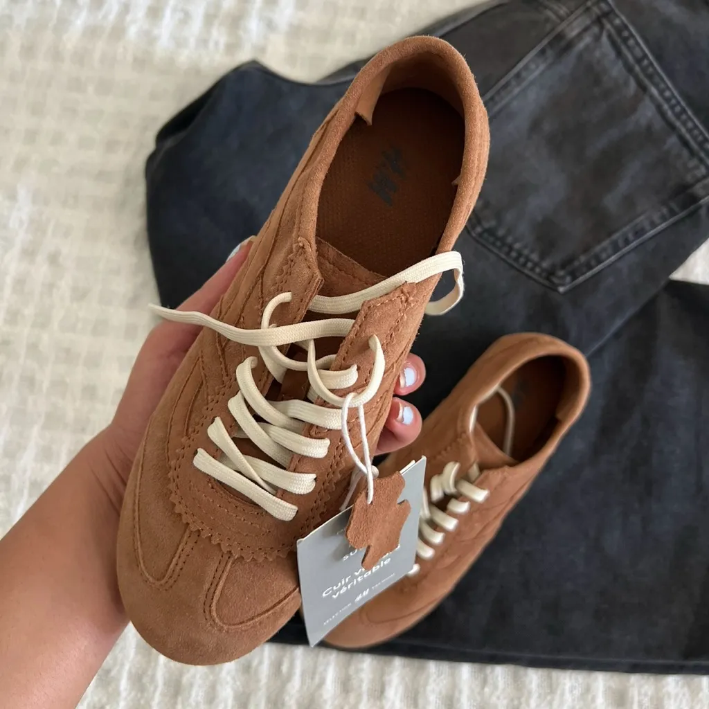 NWT H&M Brown Suede Sneakers 🍂 - Image 4