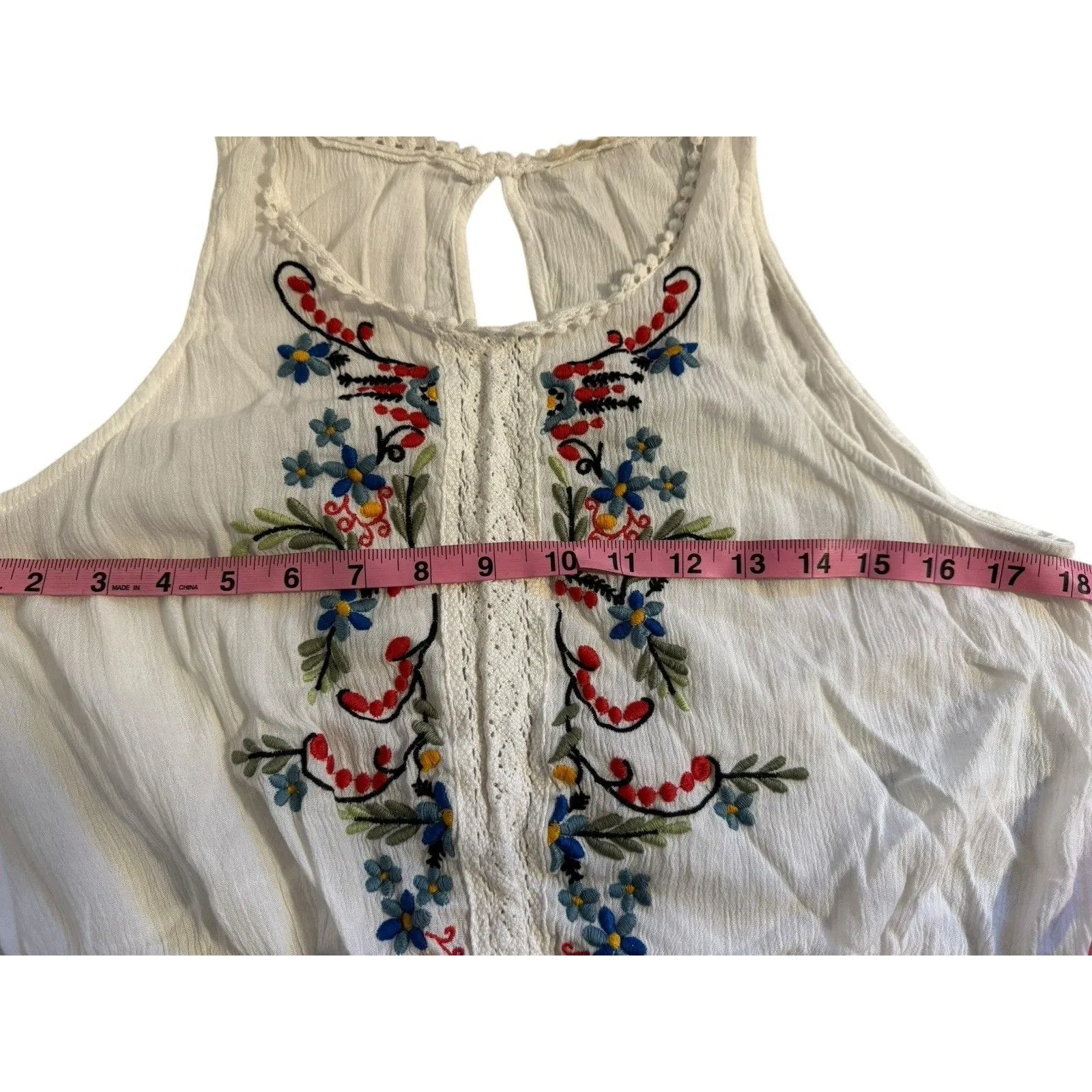 Hollister Embroidered Crop Top Large White Peasant Boho  Cotton -Linen Like - Image 4