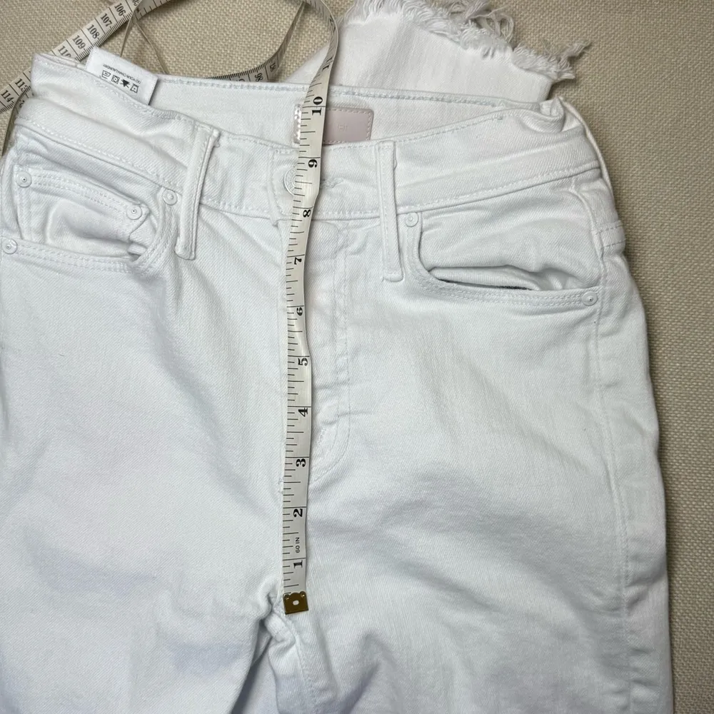 MOTHER denim The Weekender Fray Flare Jeans - Image 15