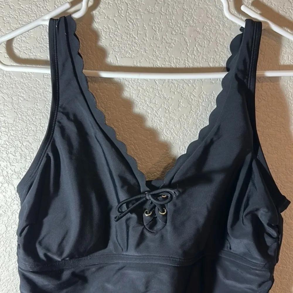 Kona Sol Black Swimsuit Grommet Scallop Tie V-Neck Size Large EUC #7695 - Image 3