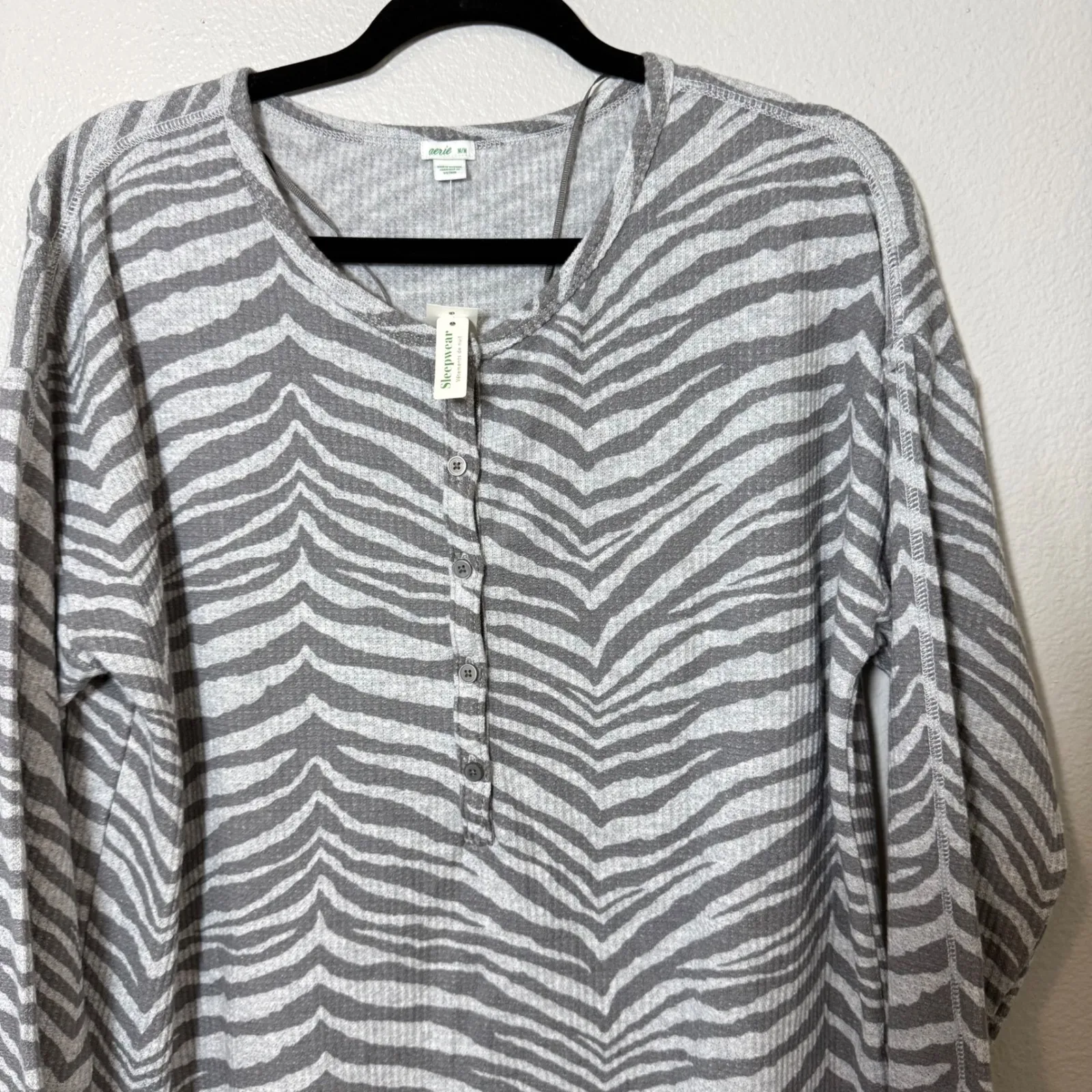 Aerie Zebra Print Henley Long Sleeve Top Womens M Gray White Waffle Knit - Image 6