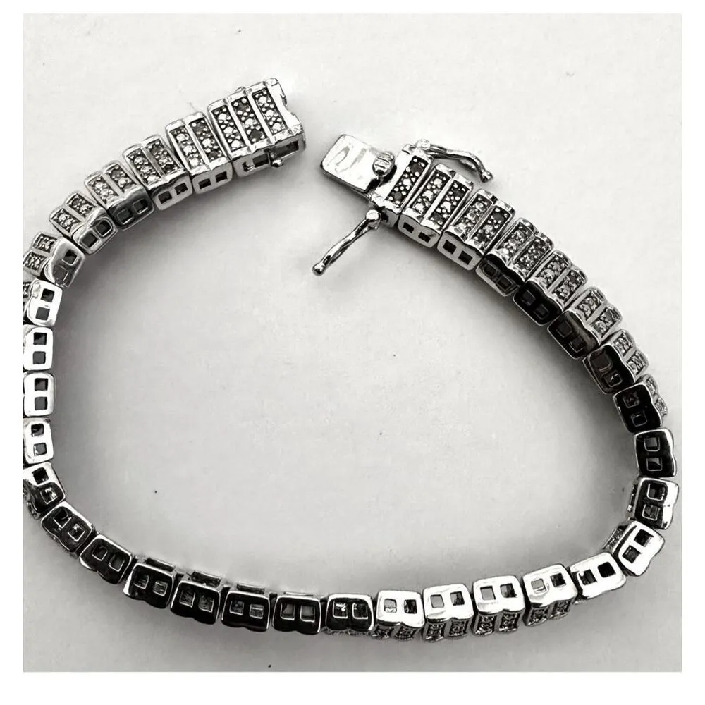 silver tone link bracelet - Image 13
