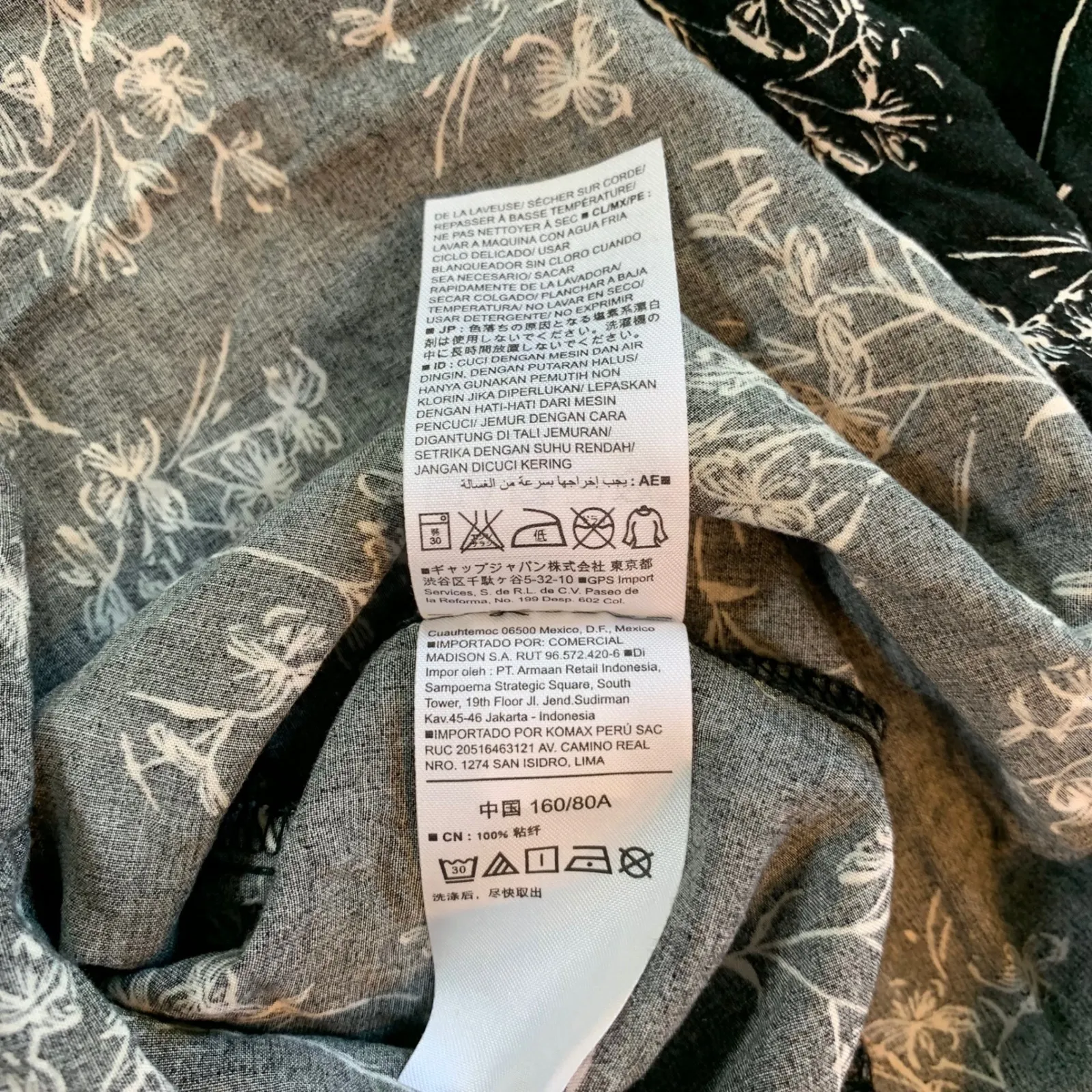 Old Navy Black Floral V-Neck‎ Shift Dress XS Long Sleeve Rayon Boho Minimalist - Image 5