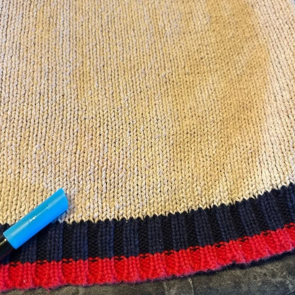 Silk Collection Vintage American Flag Patriotic Women’s Large Hong Kong Sweater Red - Image 7