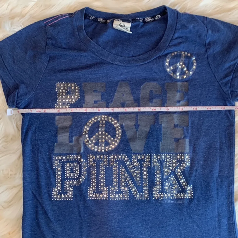 VICTORIA'S SECRET PINK BLING PEACE LOVE PINK SHIRT SIZE MEDIUM - Image 14