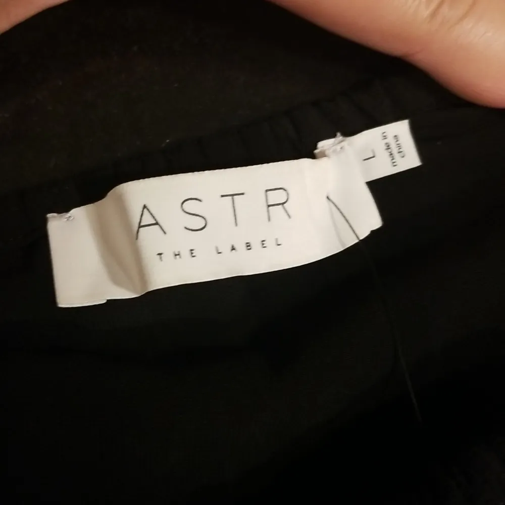 💕ASTR THE LABEL💕 Tie Waist Balloon Sleeve Top ~ Black Large L NWT - Image 8
