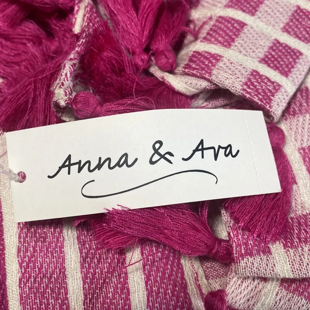 Anna & Ava coverup/scarf with‎ armholes, one size pink and white - Image 7