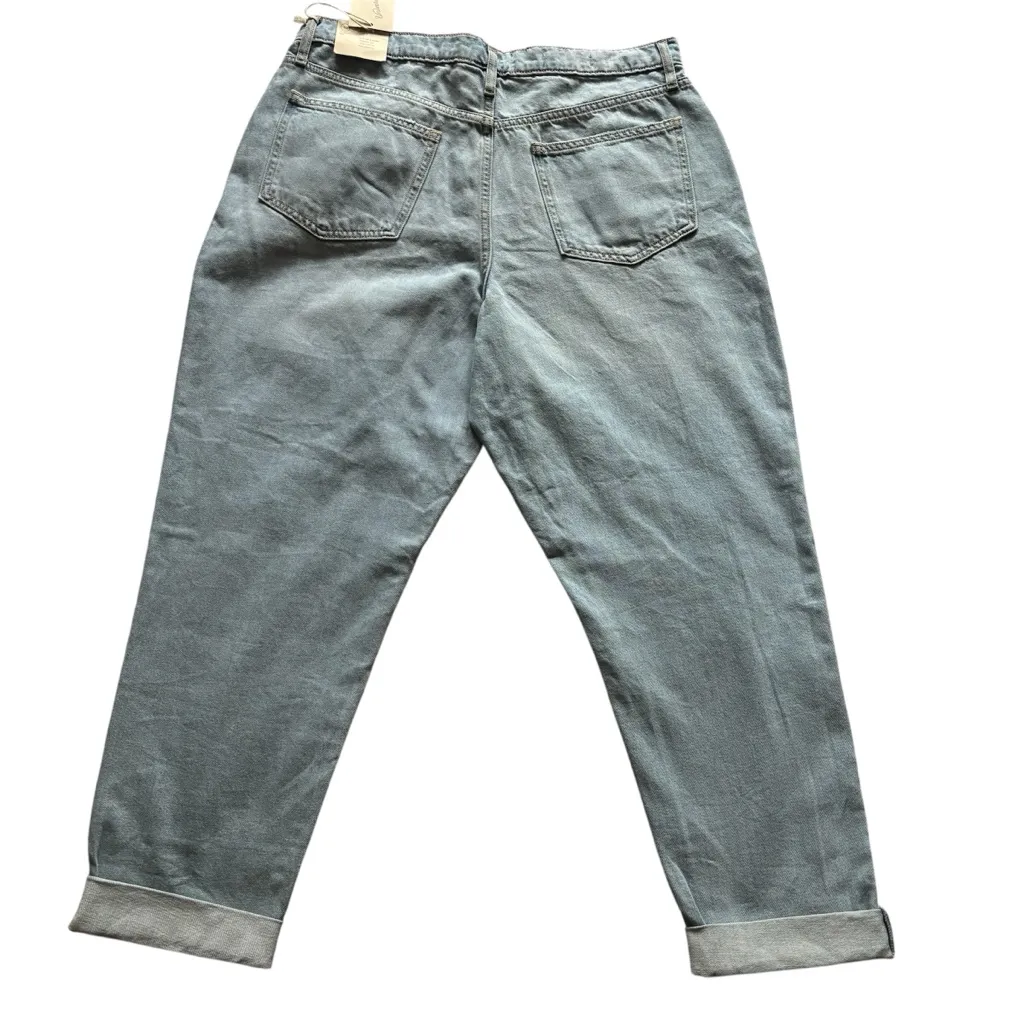 Universal Thread Light Wash Boyfriend Jeans - Image 4
