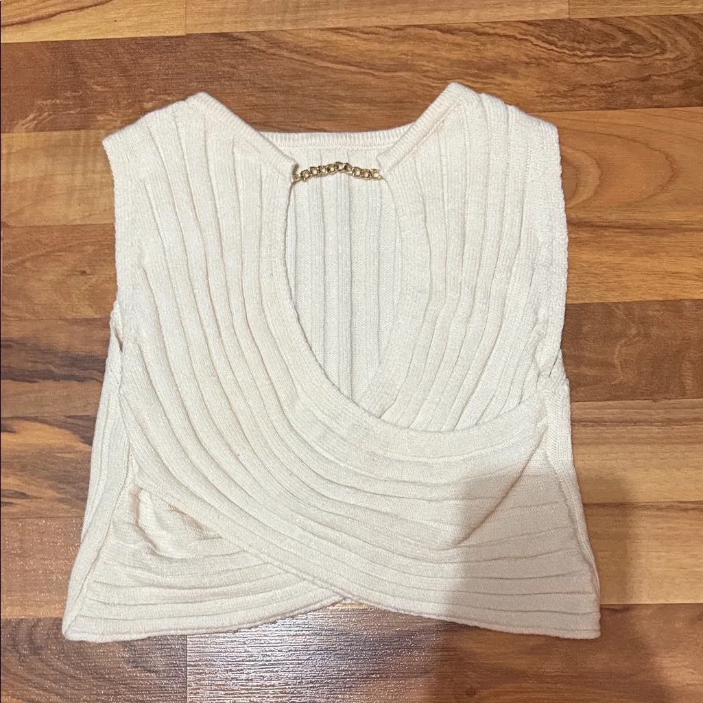 Elegant Cream Sleeveless Top Size M - Image 2