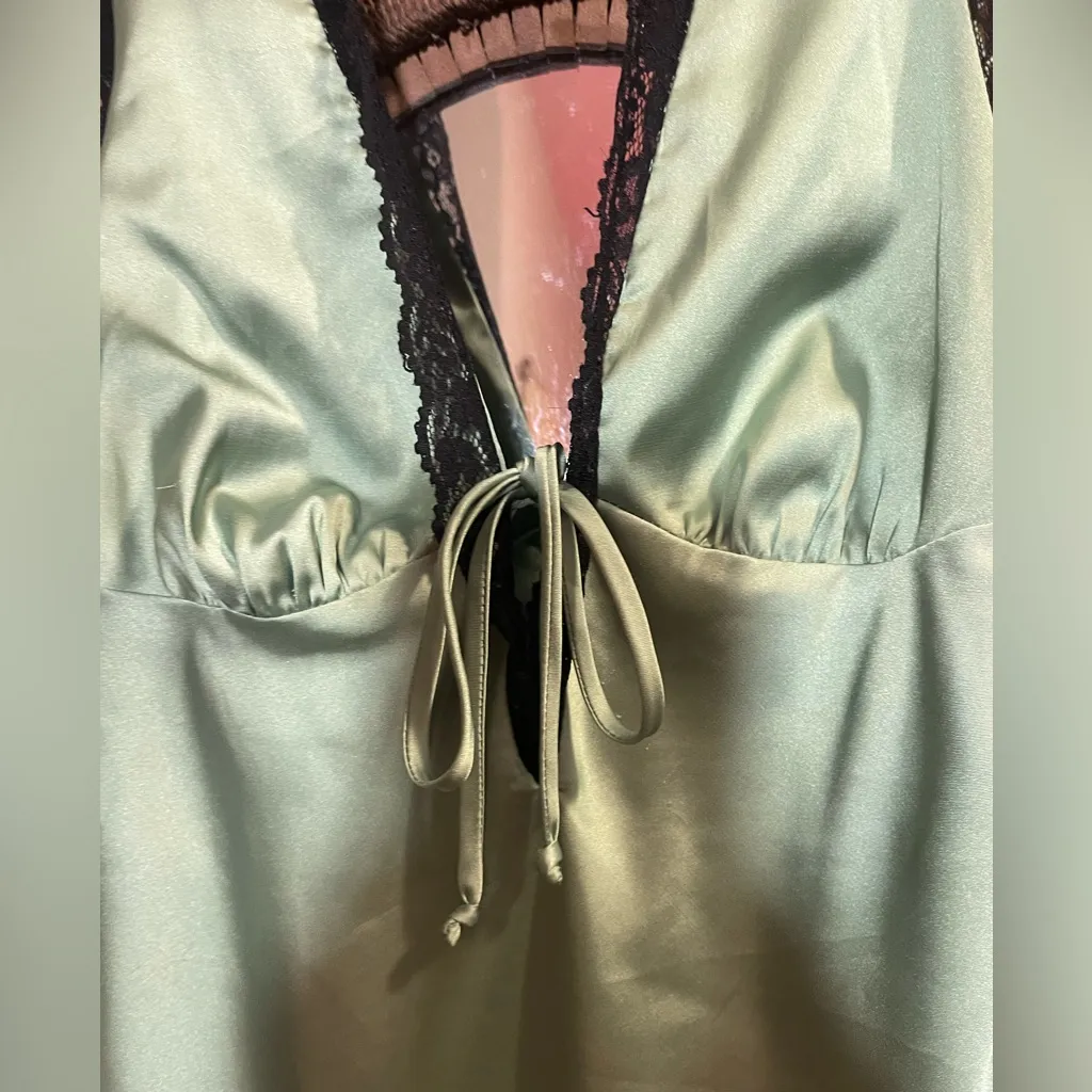 Victoria + Sophia Satin Green Mini Dress w/ Black Lace Trim Coquette Pistachio 💚 - Image 4