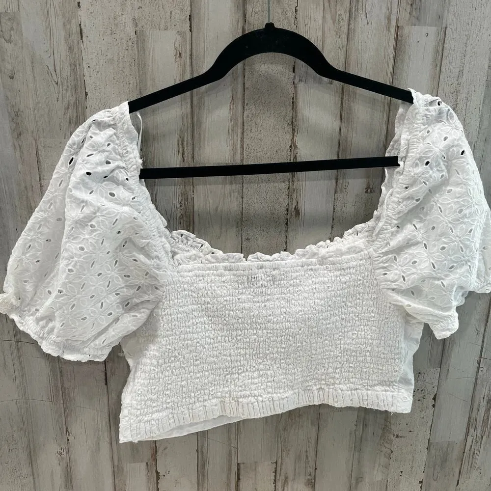 Cabana Crown & Ivy White Eyelet Puff
NWT Sleeve Crop Blouse with Smocked Back XL - Image 6