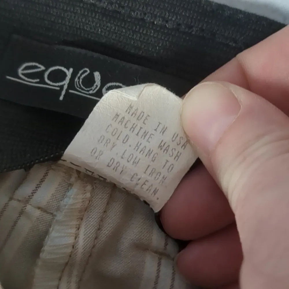 Equestrian tan striped Capri pants size small? - Image 3