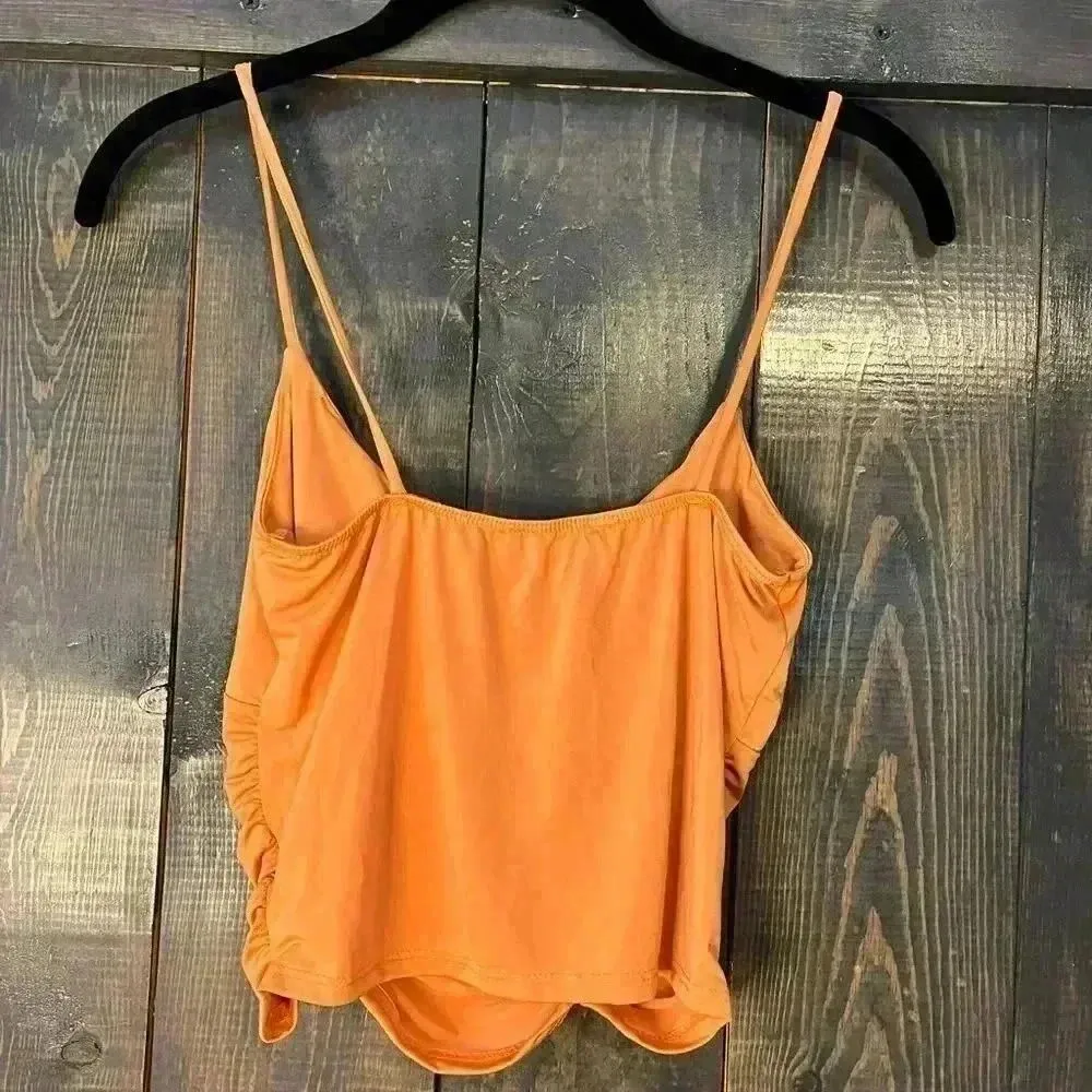 Live in the Moment Orange Ruched Spaghetti Strap Crop Top Size M A49 - Image 4