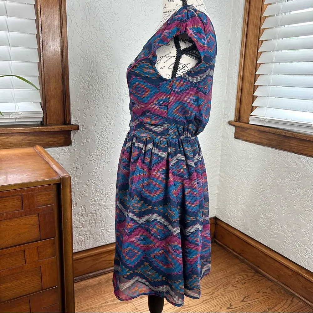 Band Of Gypsies | Geometric Boho Short Sleeve Lined Mini Dress Size XS - Image 3