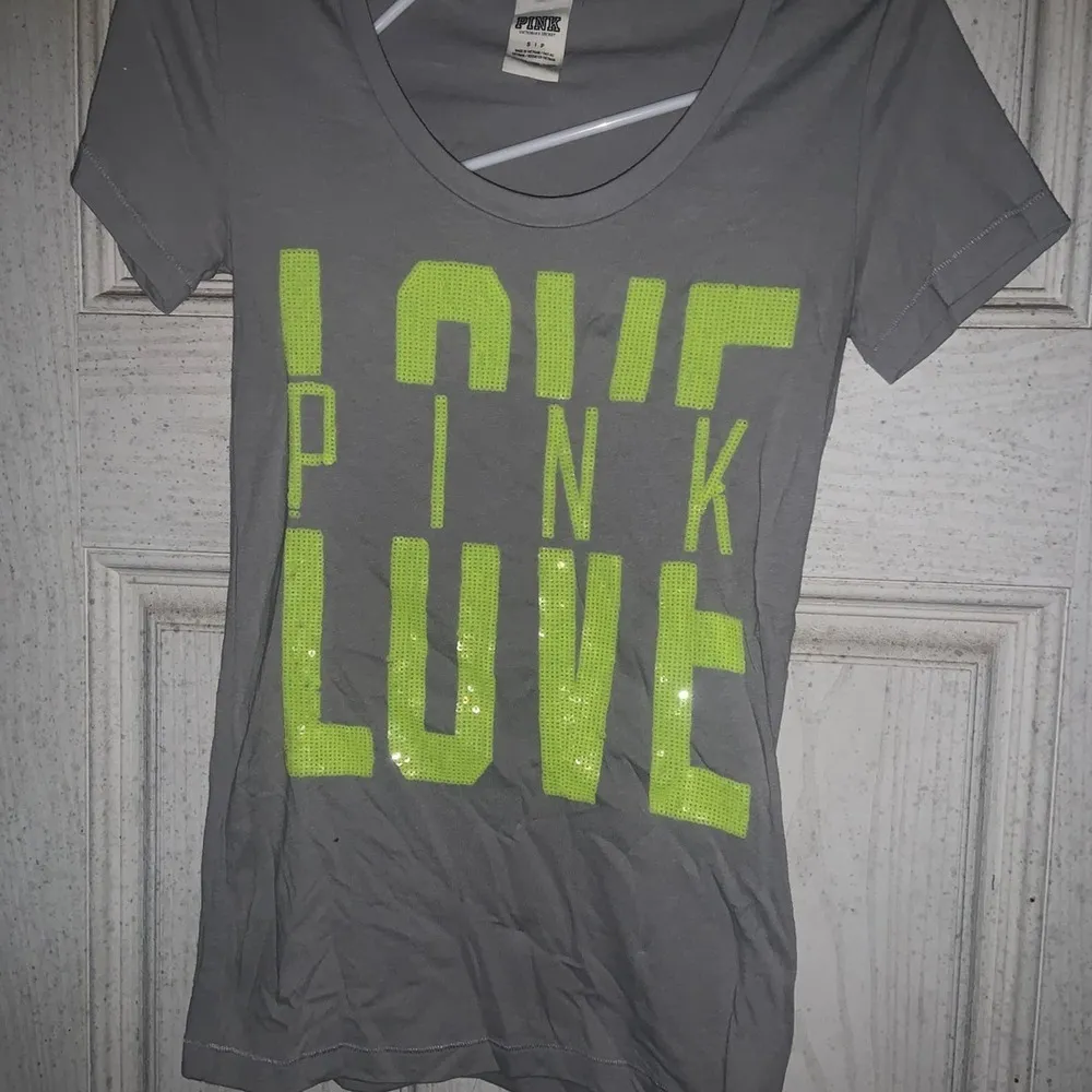PINK sequin grey & lime green sequin y2k tee shirt casual limited edition spring - Image 2