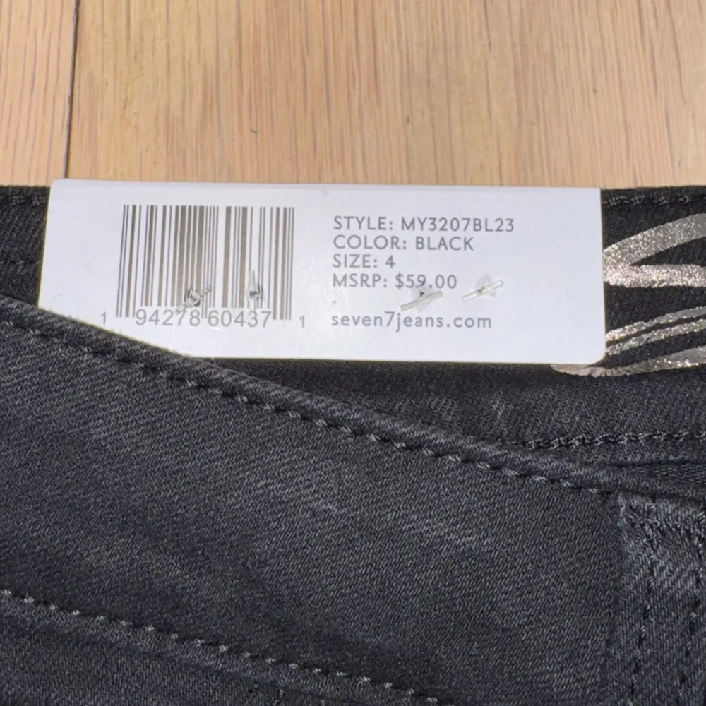 Seven7 Sunset Bermuda Shorts Black Rolled Cuffed Size 4 NWT - Image 2