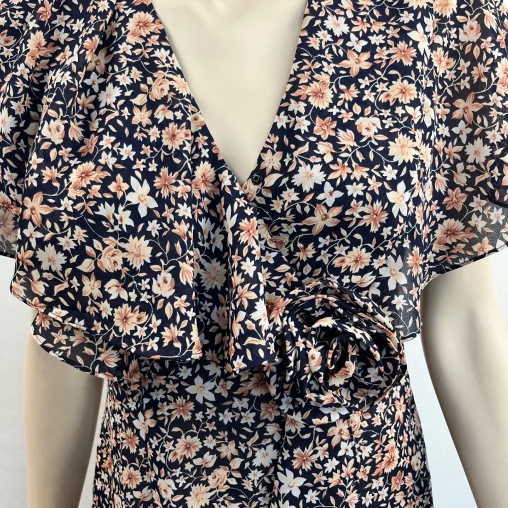 Vintage 1990s Karin‎ Stevens Floral Midi Dress - Image 6