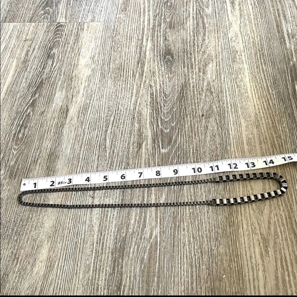 Dark grey square link necklace - Image 4