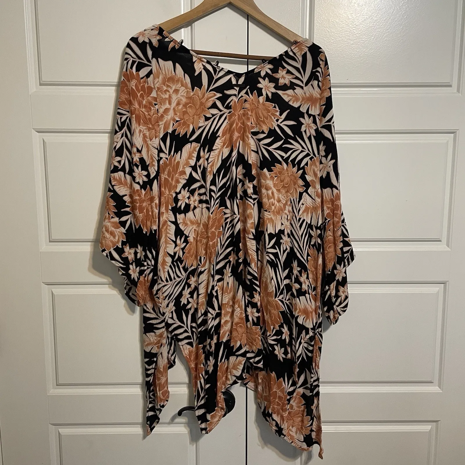 Billabong Floral Kimono Coverup Black White Bohemian Beach Tie Waist‎ Resort - Image 8