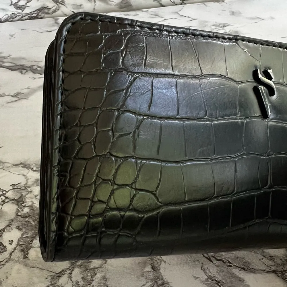 Kohl’s Women’s Credit Card Wallet Black Faux Croc Embossed Snap Closure - Image 2