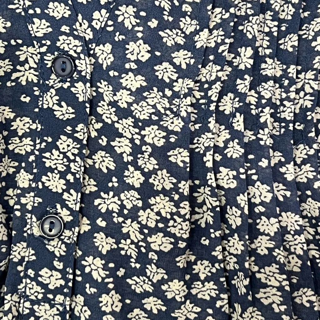 Ruffled Collar V-neck Pleated Button Up Floral Print Lightweight Navy Blue White - Image 7