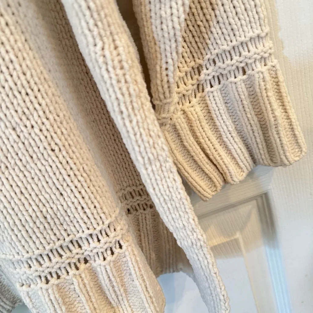 Aerie Oversized Turtleneck Chunky Knit Sweater Cream Beige M Cozy Neutral - Image 4