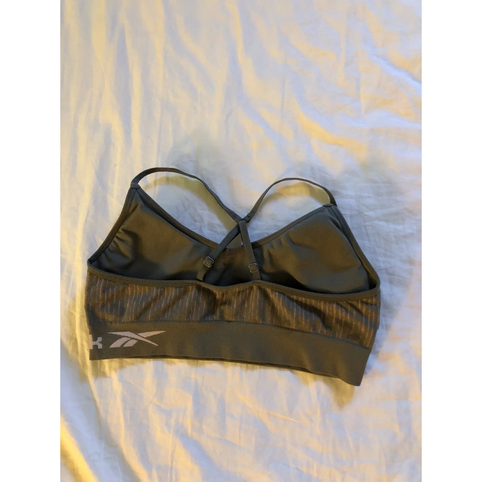 Reebok padded sports bra with cross back adjustable straps Size Medium - Image 2