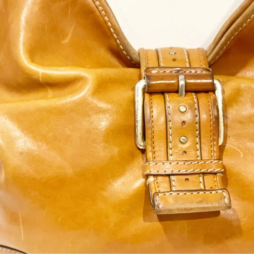 Michael Kors ‘Hutton’ Brown Distressed Leather Buckle shoulder Hobo Bag - Image 2