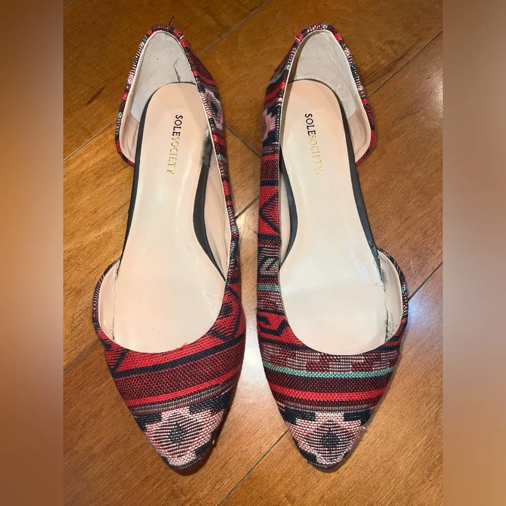 Aztec/Boho Flats - Image 3