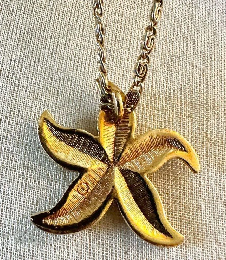 Vintage STARFISH gold tone pendant Necklace - Image 6
