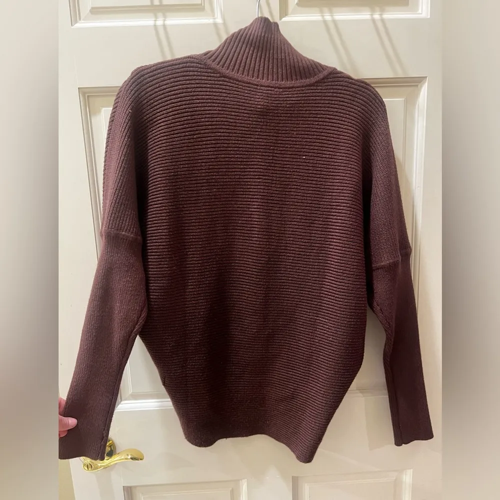 Revel brown mock turtle neck with cross over front Size M - Image 5