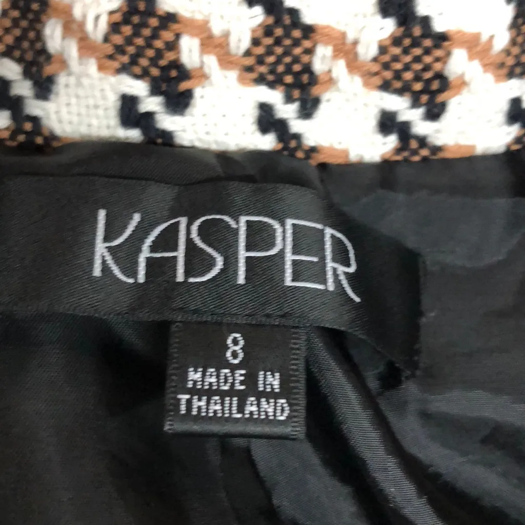 Size 8 Kasper blazer. Thick Black - Image 3
