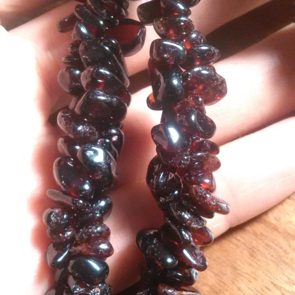 Mozambique Garnet Chips Platinum Bond Necklace (20 Inch) - Image 10