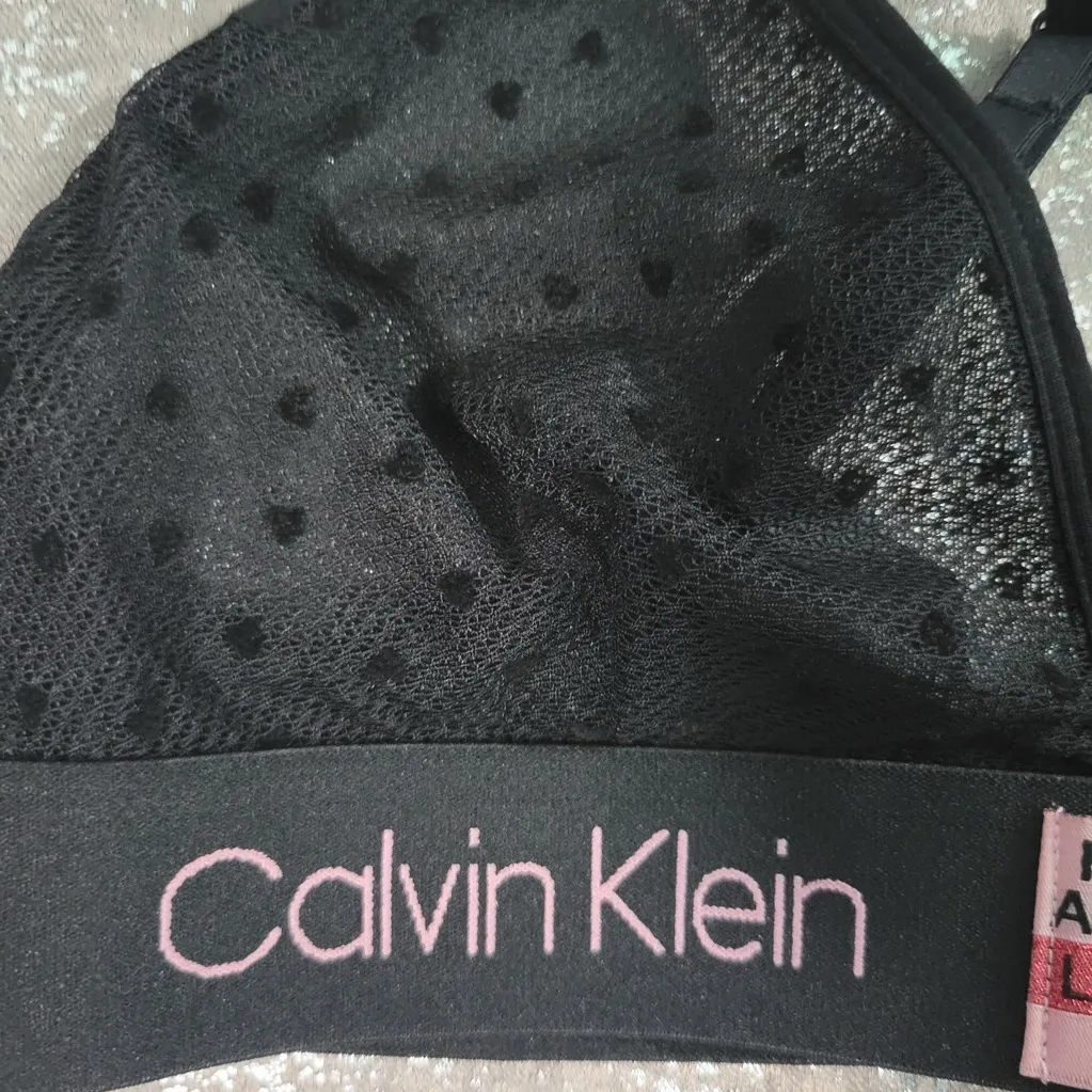 Calvin Klein Black  Mesh Heart Bralette Size Large - Image 10