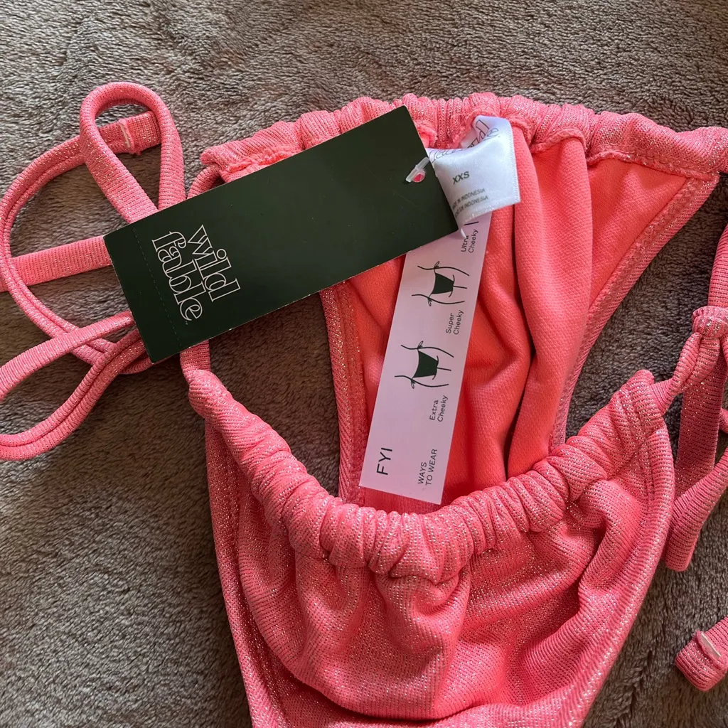 Coral Shimmer NWT 2 Piece Swimsuit Bikini Padded Triangle Top Sz XS/XXS - Image 3