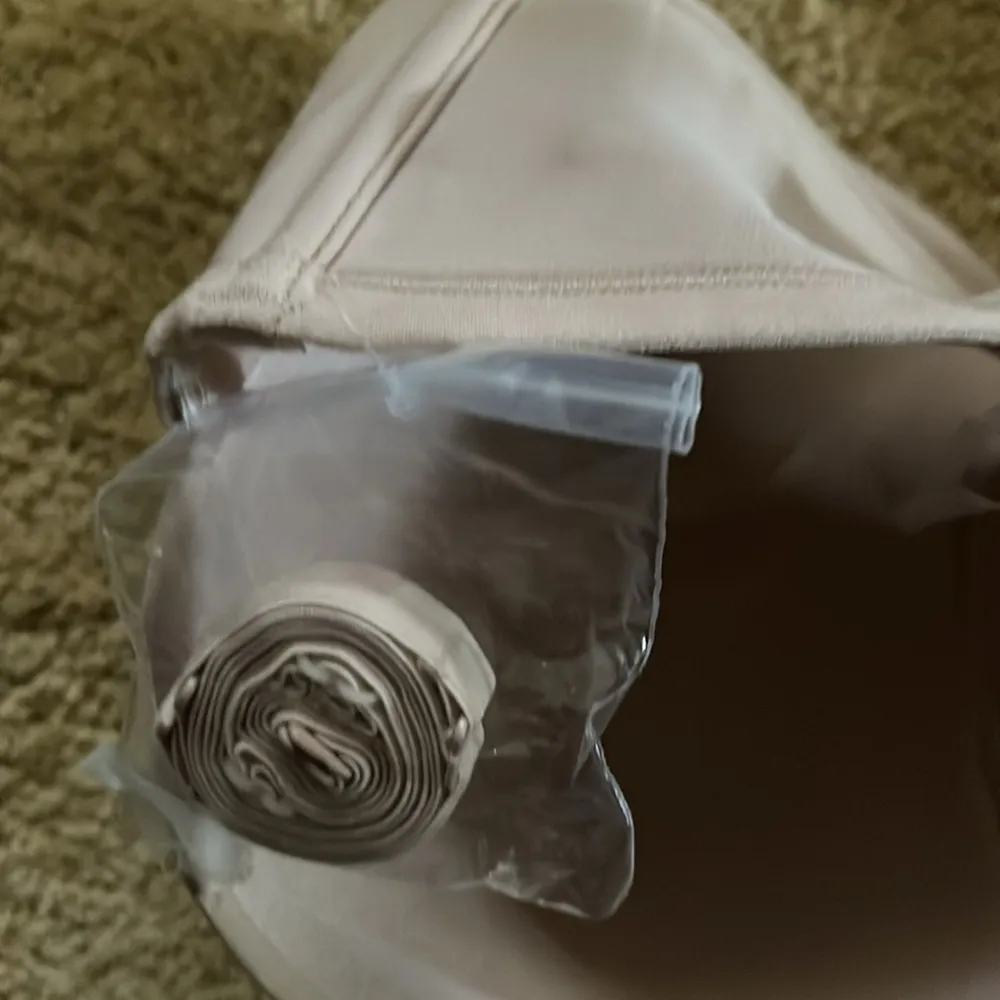 Vanity Fair,color cream,size 40DD - Image 4