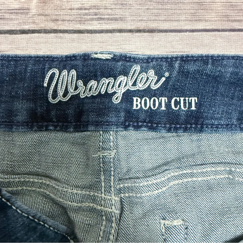 Wrangler Dark Wash Faded Raw Edge Cut Off Boot Leg Mid Rise Womens Jeans 5 X 32 - Image 6