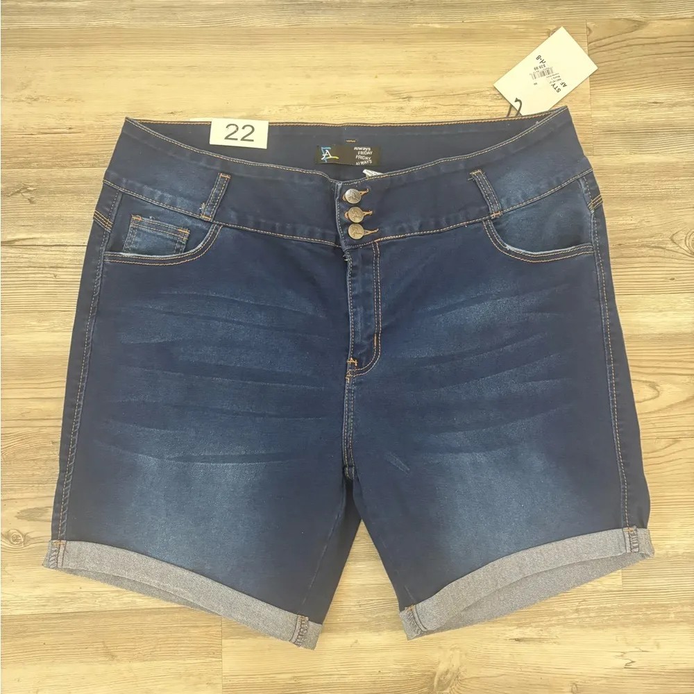 Always Friday Women's Blue Denim Shorts NWT Size 22 rise is 12 - Image 4