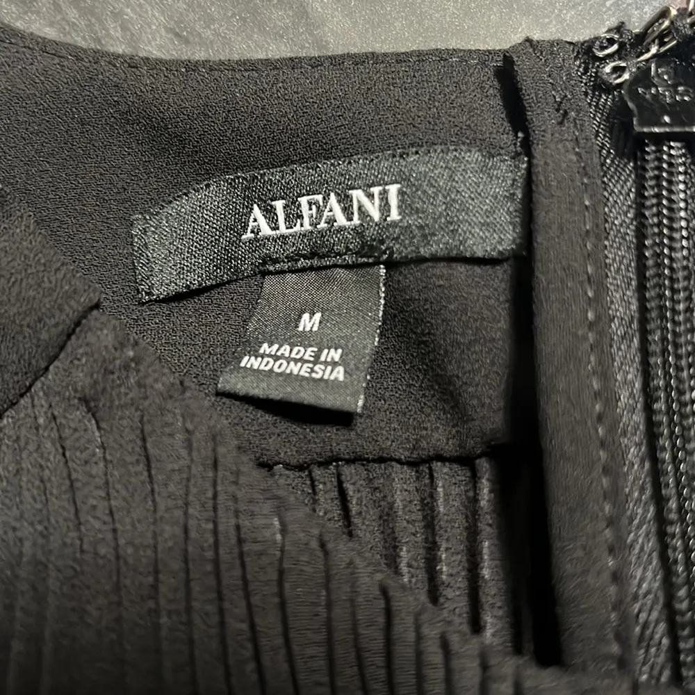 Black Pleated Sleeveless Top Sz M Work Career Closet Staple - Image 3