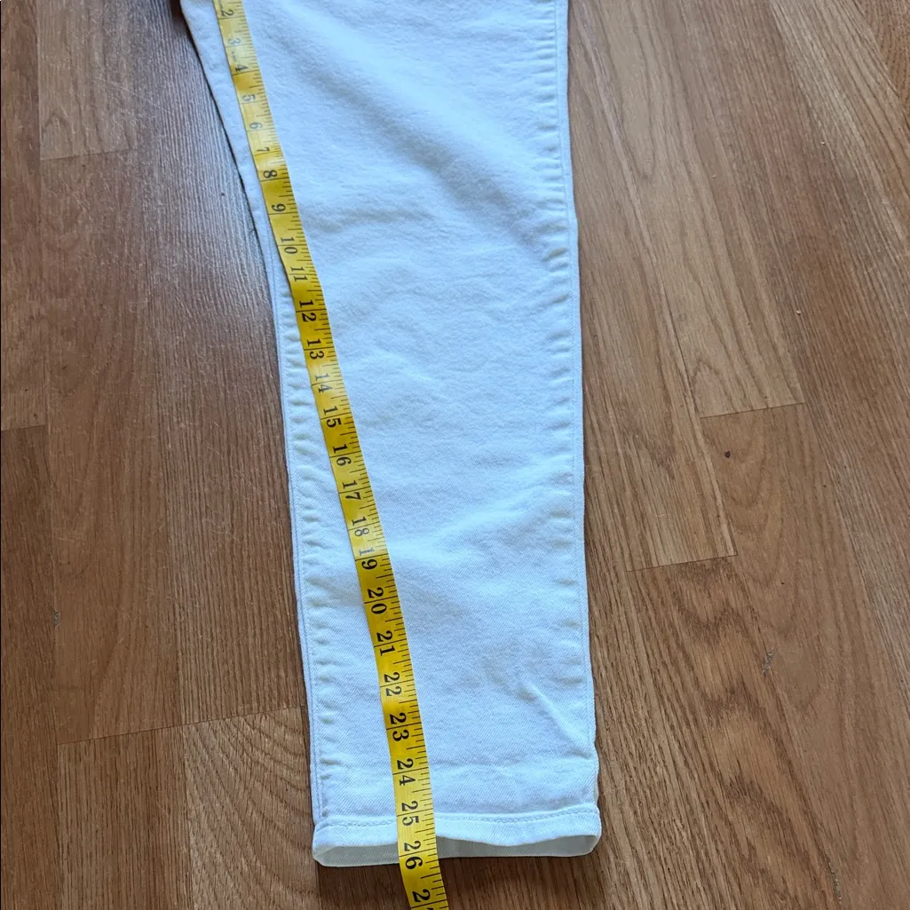 Elegant White Cropped Jeans for Women Size 29 - Image 3