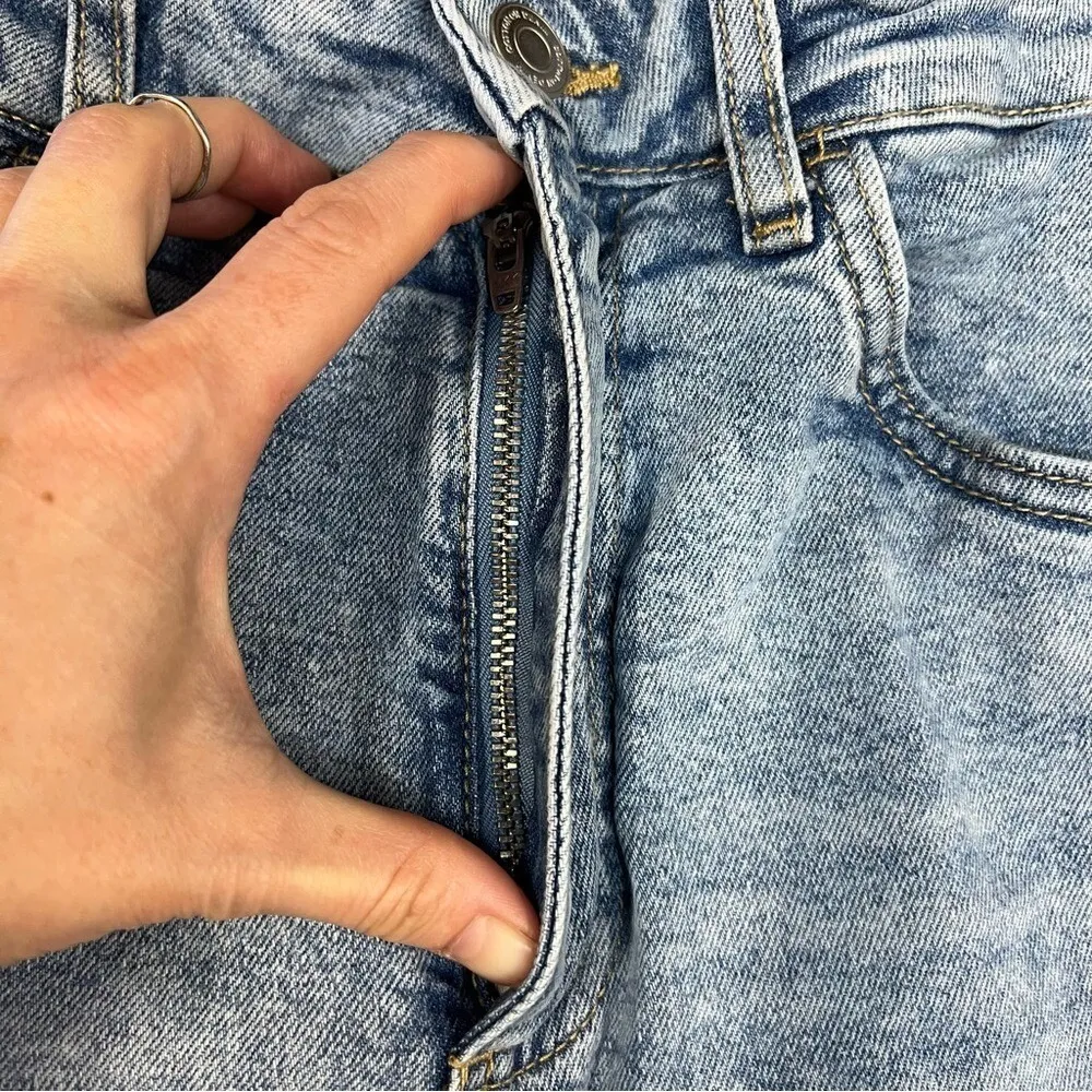 Cotton On 134510077 High Rise Classic Turn Up Mom Shorts Blue Wash Jean Sz 6 - Image 8