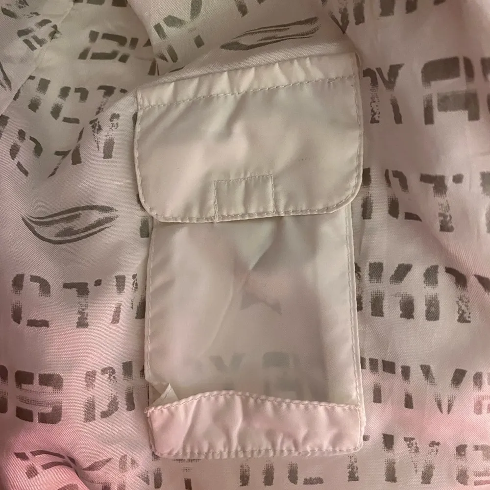 DKNY ACTIVE long white puffer jacket with fur trim hood! Vintage Y2K size M - Image 8