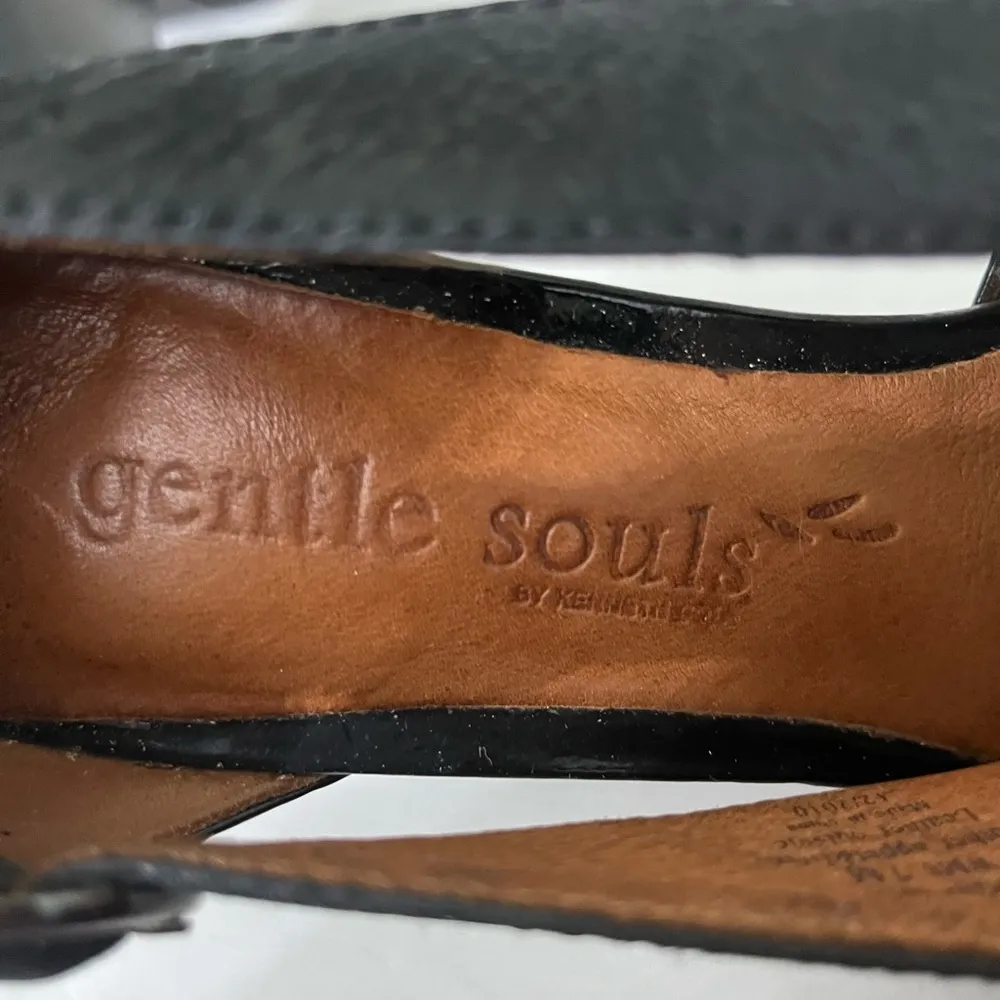 GENTLE SOUL BY KENNETH COLE 7M BALCK SUEDE CHUNKY 3.5”HEELS BLACK PATENT ACCENTS - Image 8