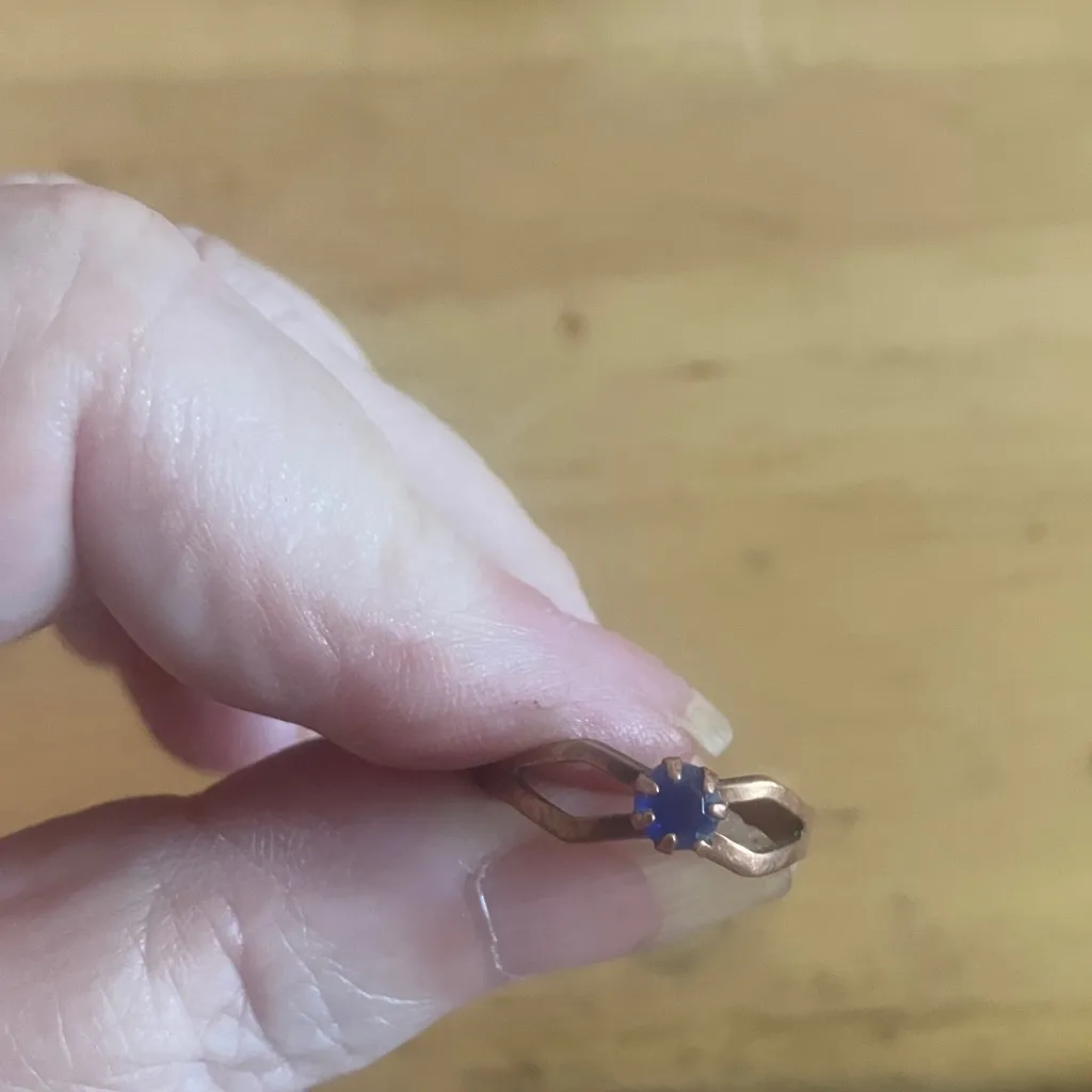 Elegant adjustable petite copper Ring with Blue Gem - Image 3