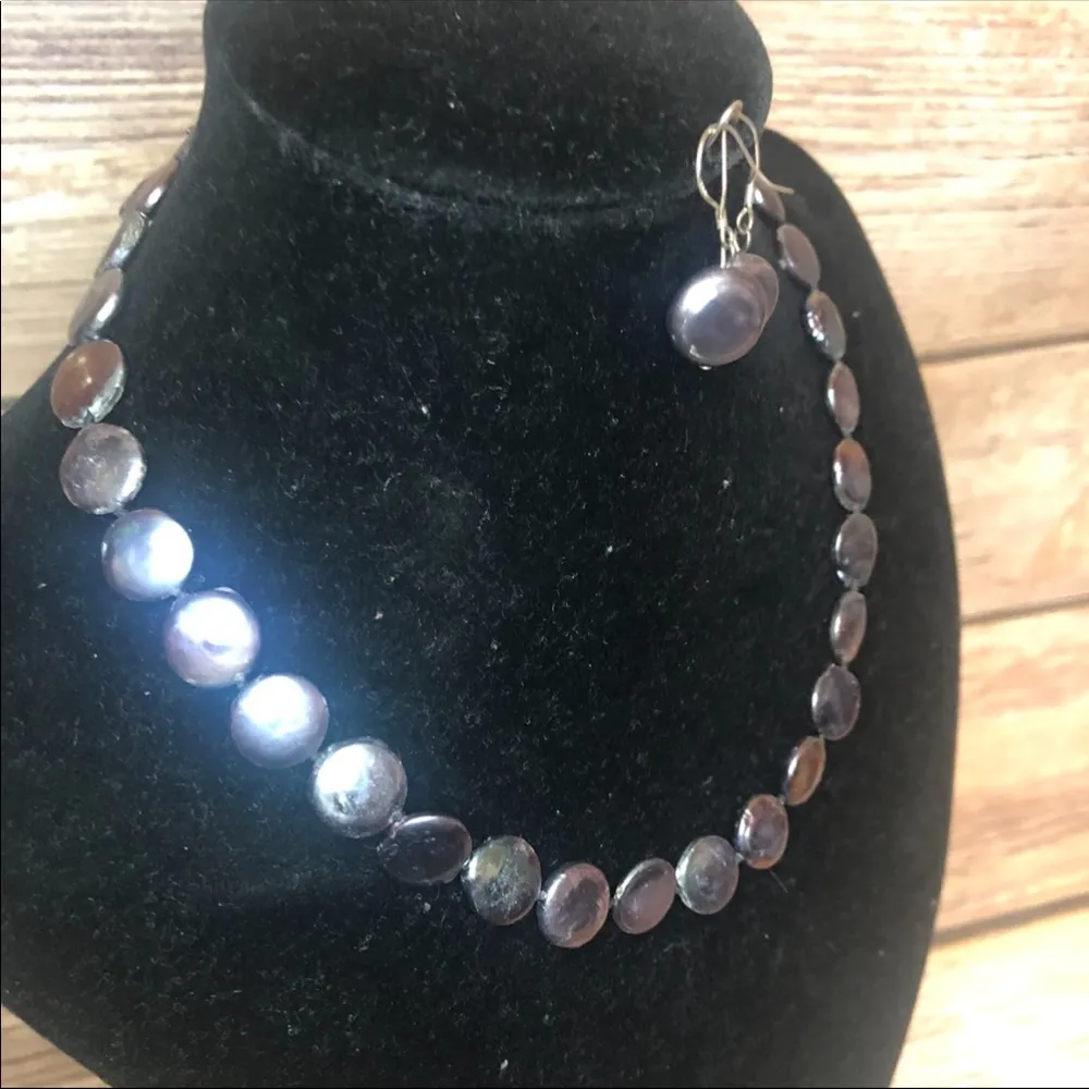 Genuine Black Pearl Necklace with matching earrings - Image 2
