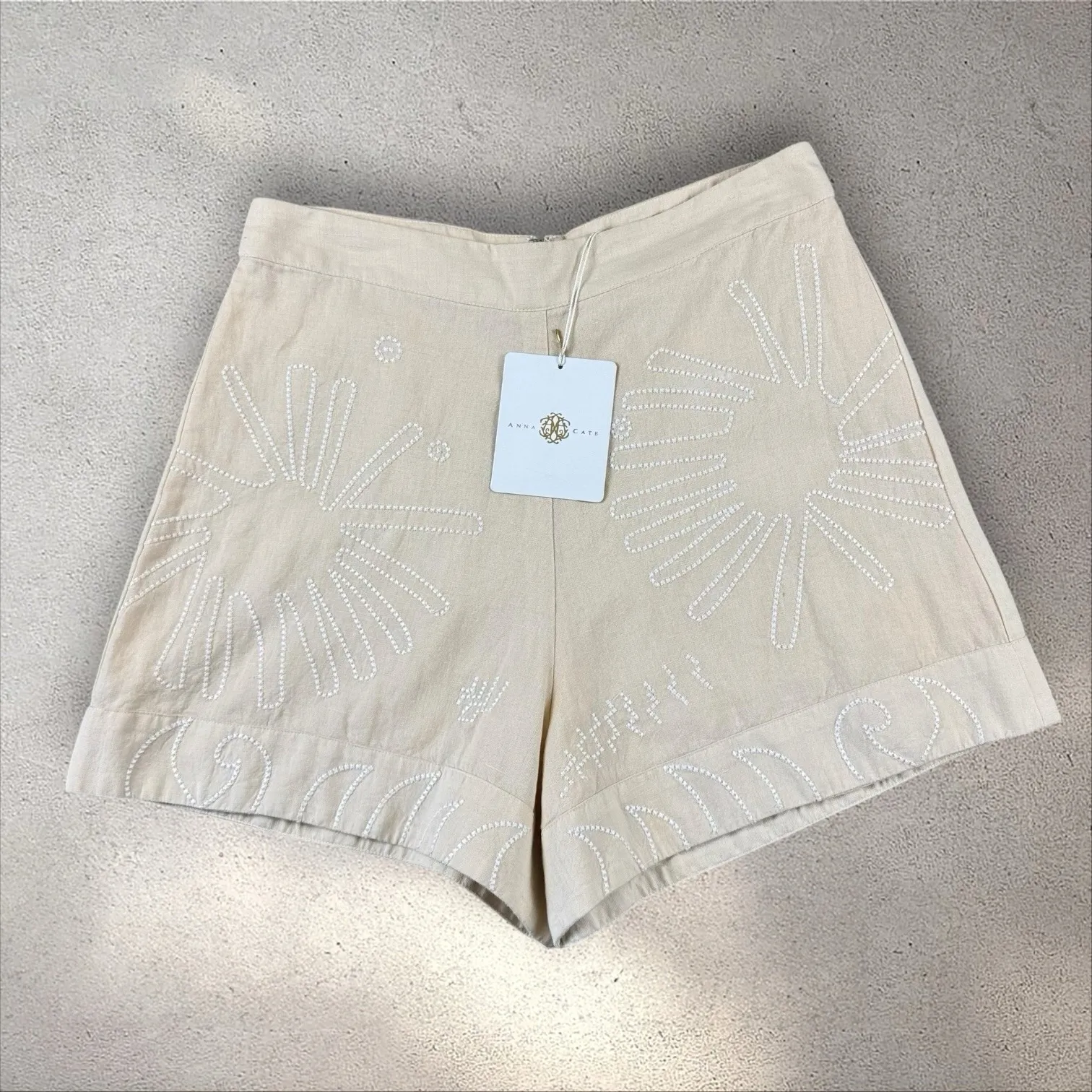 Anna Cate Lizzie Short In Neutral Linen Cotton Embroidered Sz XS NWT Tuckernuck Tan - Image 3