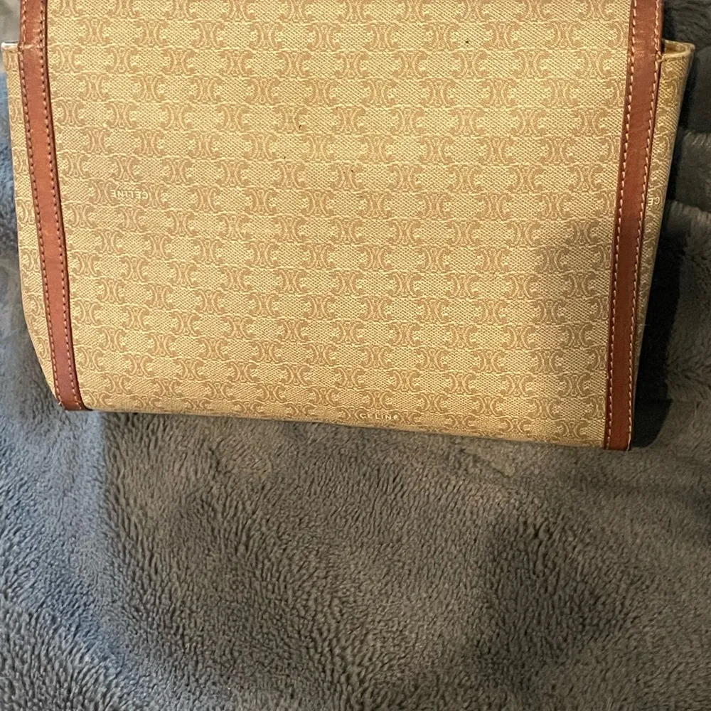 💕💕💕 PRICE DROP. BEAUTIFUL VINTAGE CELINE CLUTCH 💕💕💕 - Image 3