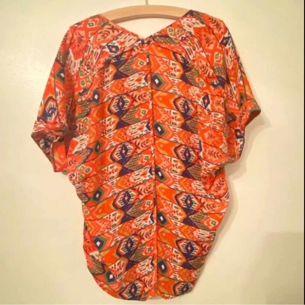 LUSH Aztec boho print short sleeve v-neck oversized blouse - Image 9