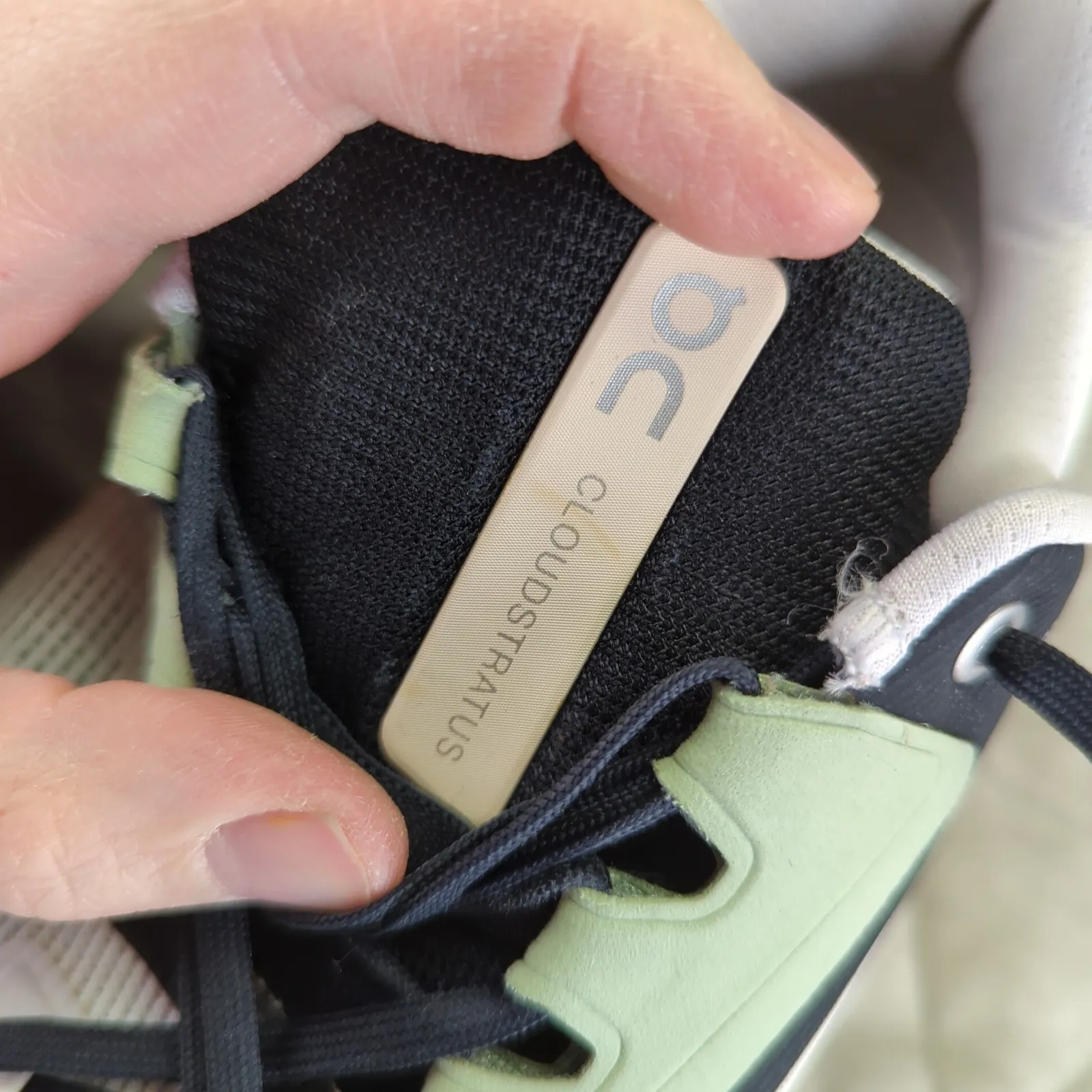 On Cloud Cloudstratus 2 Women's 9 Running Shoes Athletic Sneakers 39.98997 White Size 9.5 - Image 8