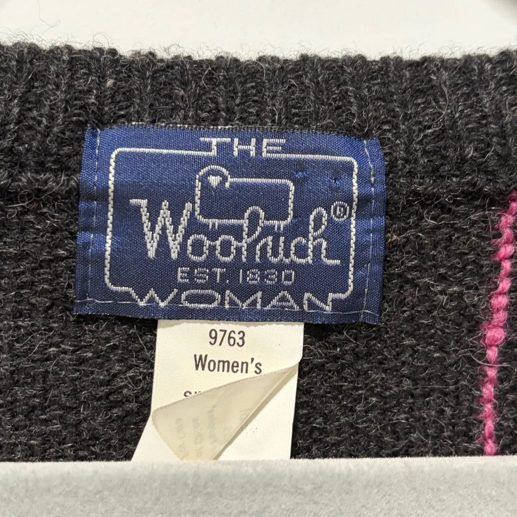 Vintage Woolrich Woman Sweater size Large Grey Wool Cardigan Plaid Fair Isle - Image 2